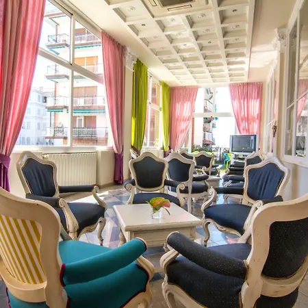 Hotel Belsoggiorno فندق